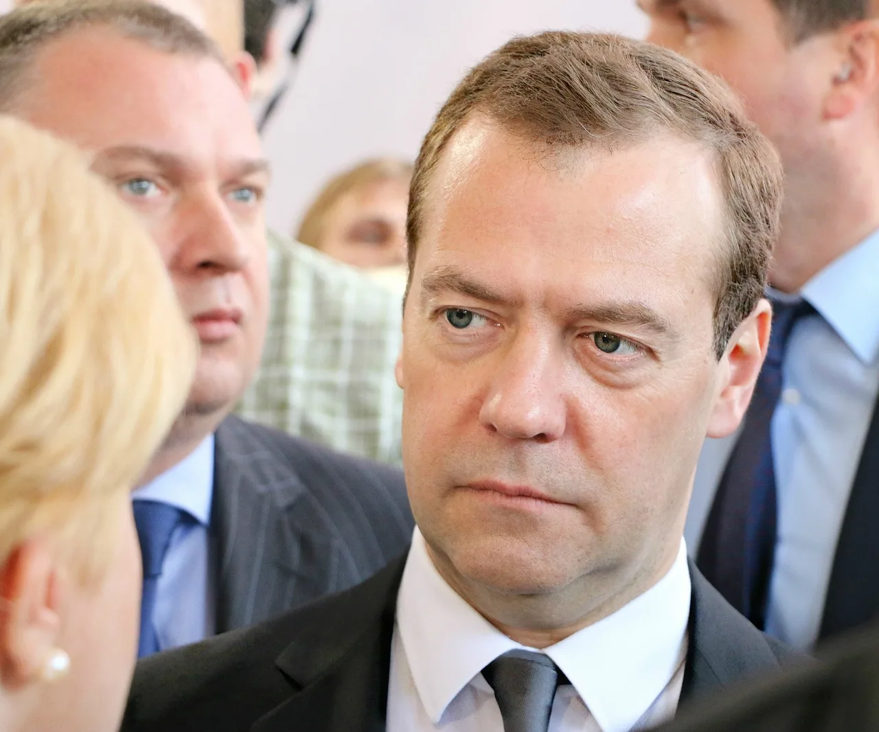 Dragoș Predescu preia atribuțiile prefectului în Argeș după demisia lui Sebastian Nedelcu
