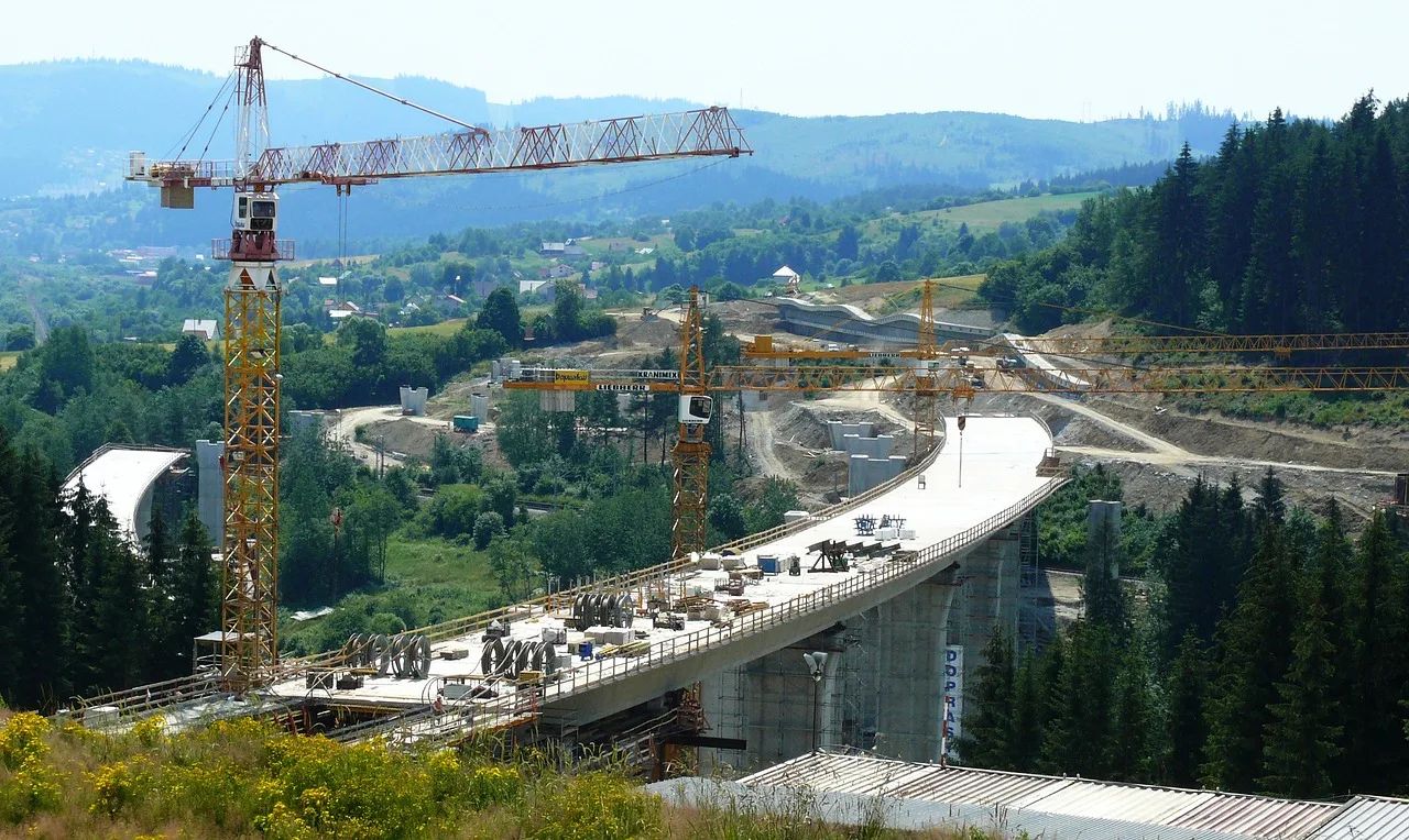 Întârzieri semnificative pe loturile 2 și 3 ale Autostrăzii Sibiu – Pitești