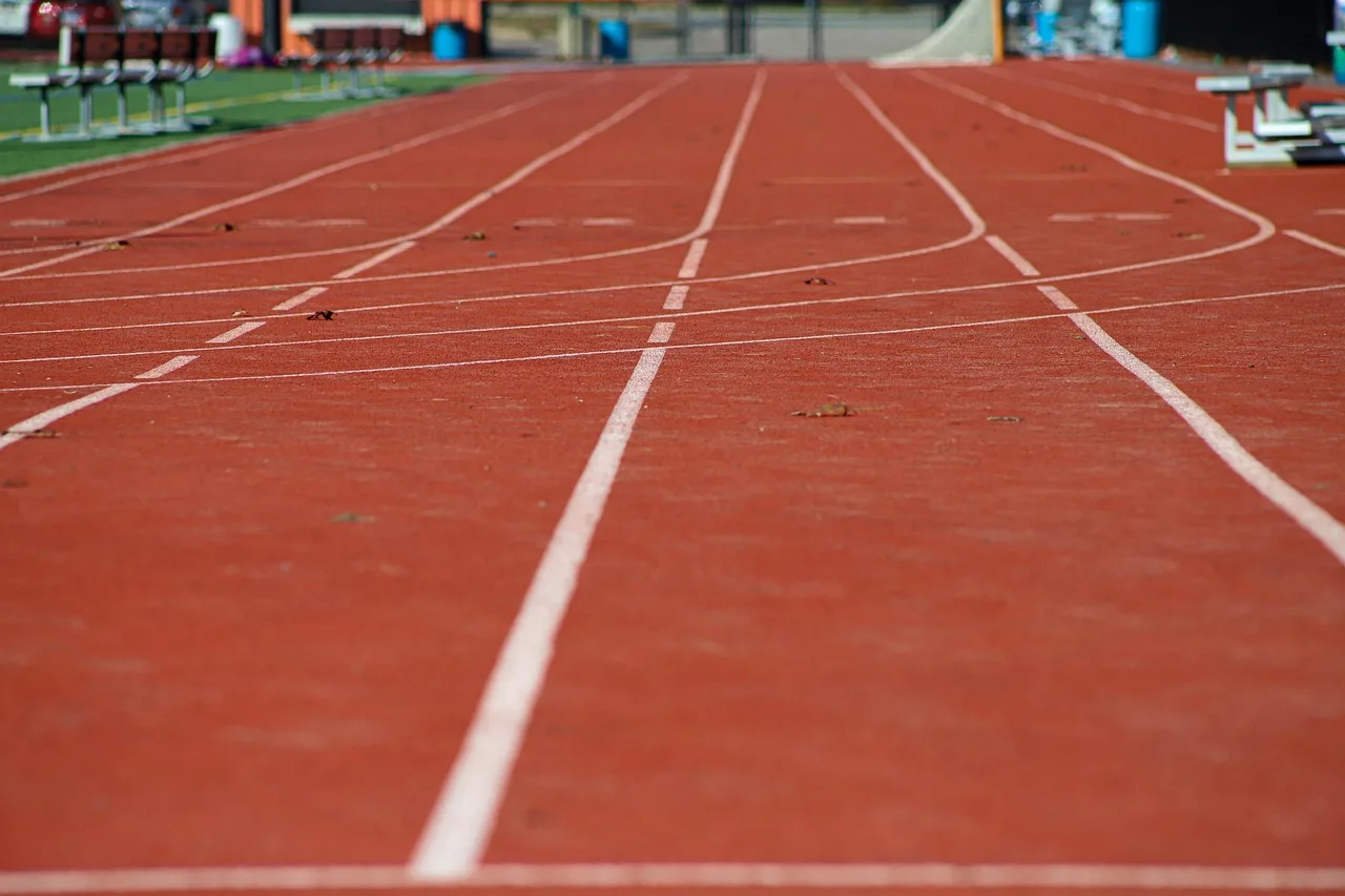 Pista de atletism a stadionului din Topoloveni va fi finalizată în 2026