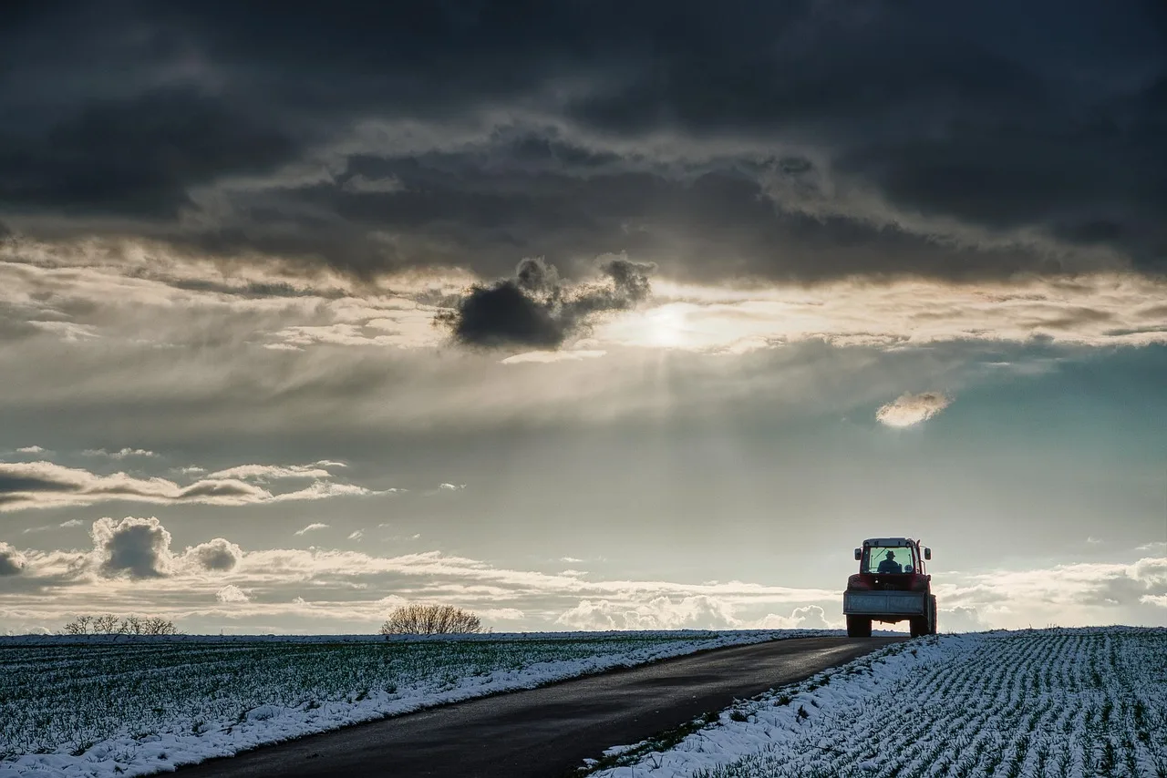 Ruris Craiova lansează un tractor 4×4 la Indagra, pe fosta platformă MAT