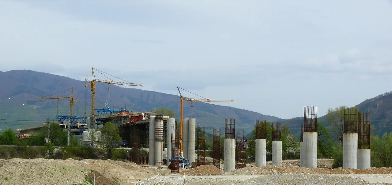 Stadiul lucrărilor la Secțiunea 4 a Autostrăzii Sibiu–Pitești, vizitat de ministrul Transporturilor