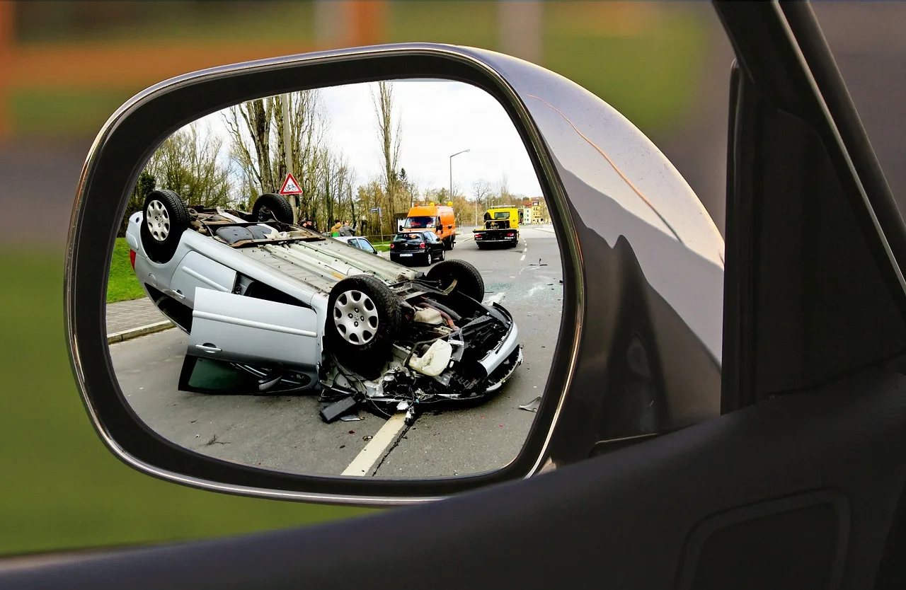 Trafic blocat pe centura orașului Călimănești din cauza unui accident rutier